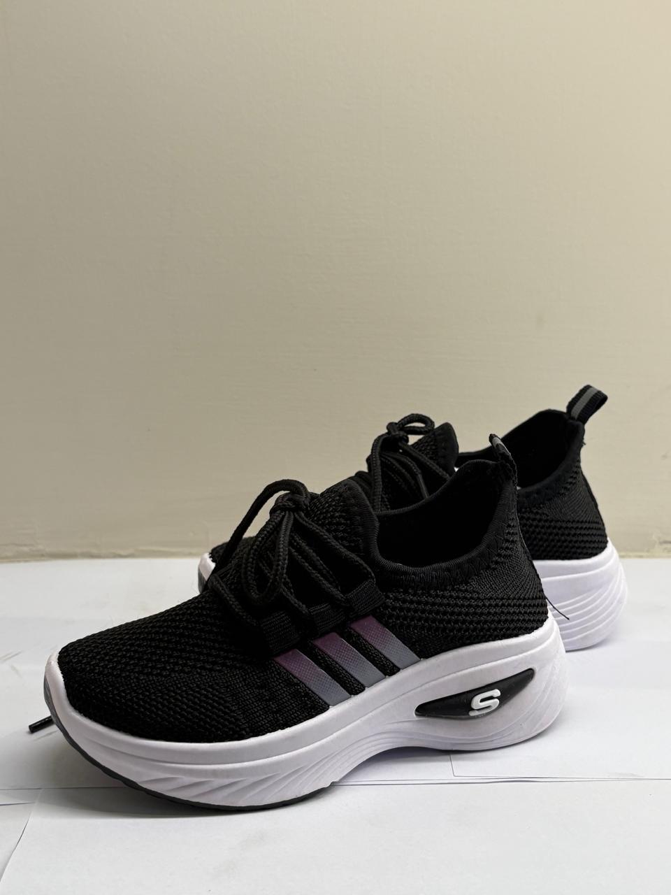 Skechers Black With Laces Sneakers